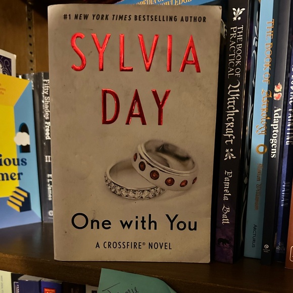 Assorted Books - Picture 5 of 11